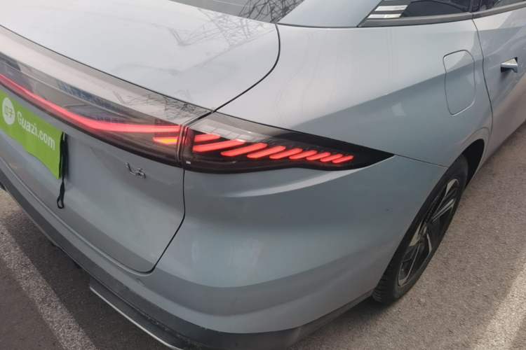 Used Geely Galaxy L6 2024 125km PLUS Dragon Edition Exterior 3
