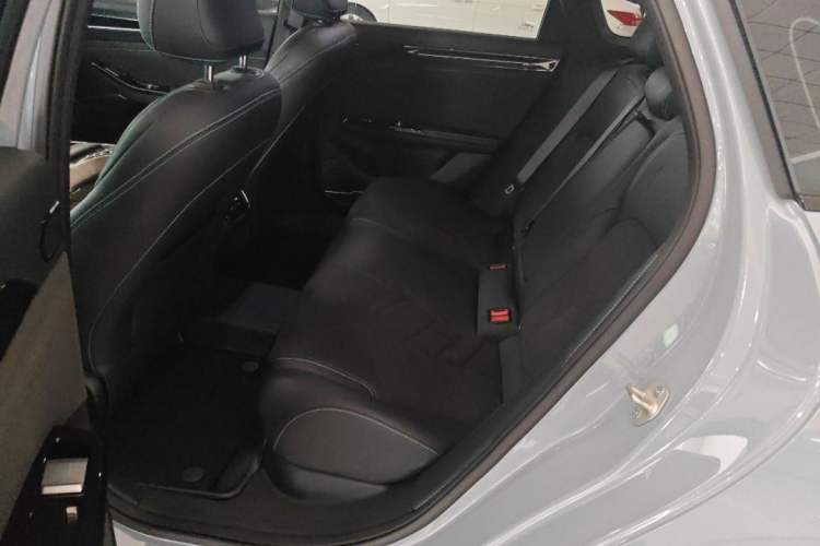 Used Geely Galaxy L6 2024 125km Creative Edition Interior 4