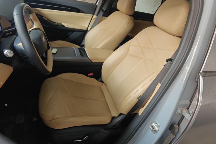 Used Geely Galaxy L6 2024 125km PLUS Dragon Edition Left Front Seat