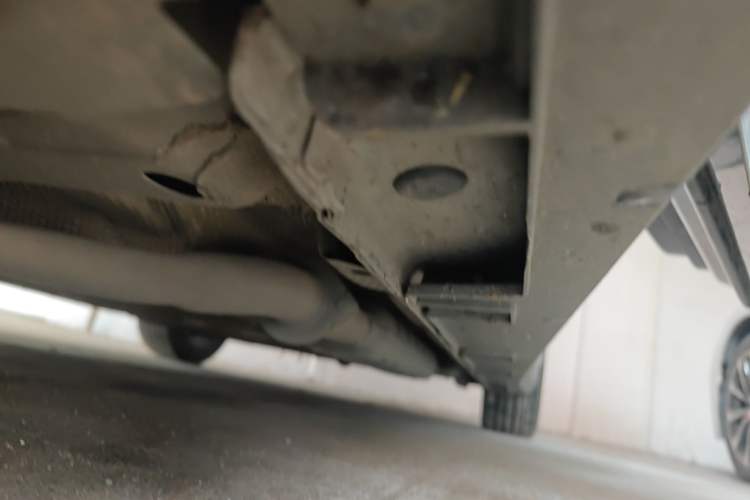 Used Geely Galaxy L6 2024 125km PLUS Dragon Edition Left Side Sill