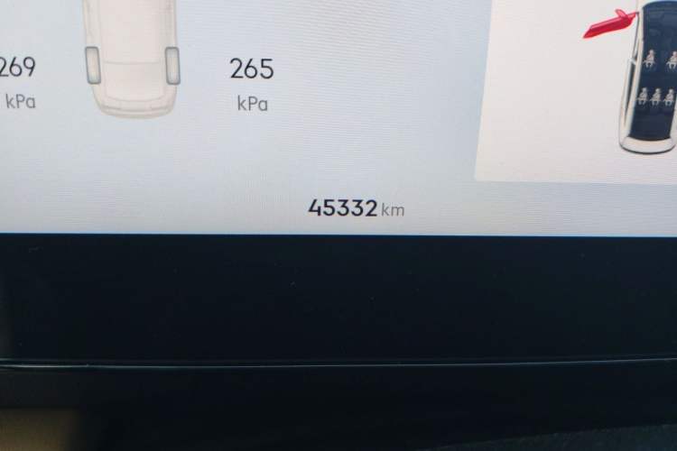 Used Geely Galaxy L6 2024 125km PLUS Dragon Edition Odometer Close Up