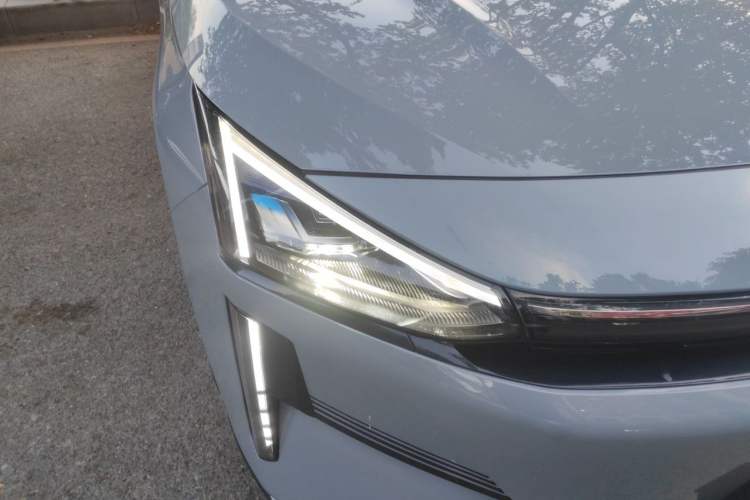 Used Geely Galaxy L6 2024 125km PLUS Dragon Edition Right Front Headlight