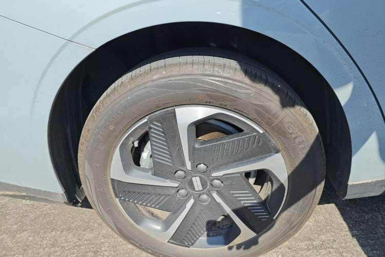 Used Geely Galaxy L6 2024 125km PLUS Dragon Edition Right Rear Wheel Hub