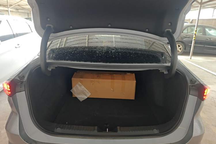 Used Geely Galaxy L6 2024 125km PLUS Dragon Edition Trunk