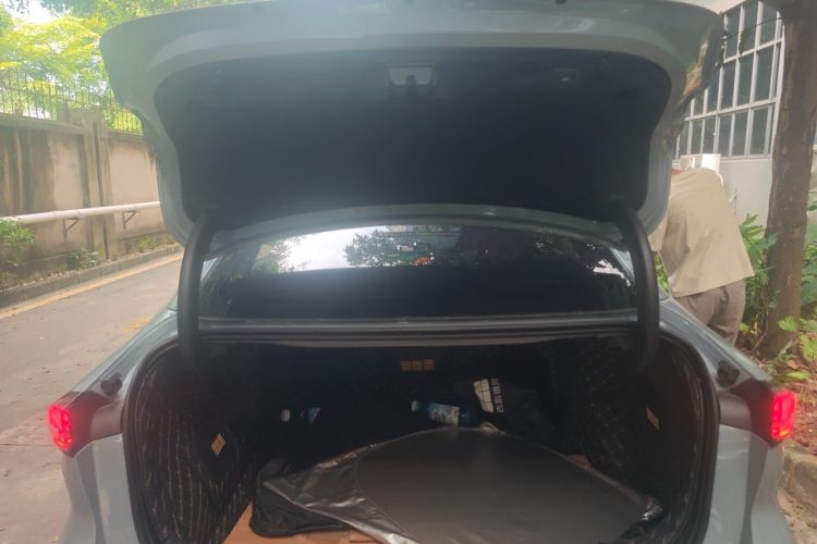 Used Geely Galaxy L6 2024 125km Creative Edition Trunk