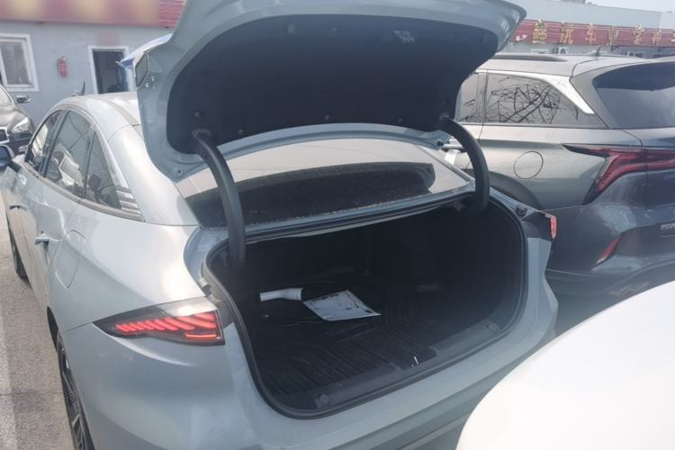 Used Geely Galaxy L6 2024 125km PLUS Dragon Edition Trunk