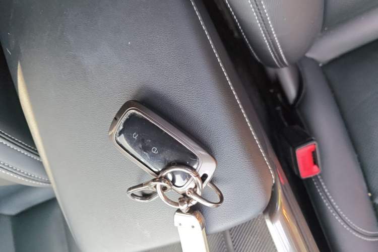 Used Geely Galaxy L6 2024 125km PLUS Dragon Edition Vehicle Key