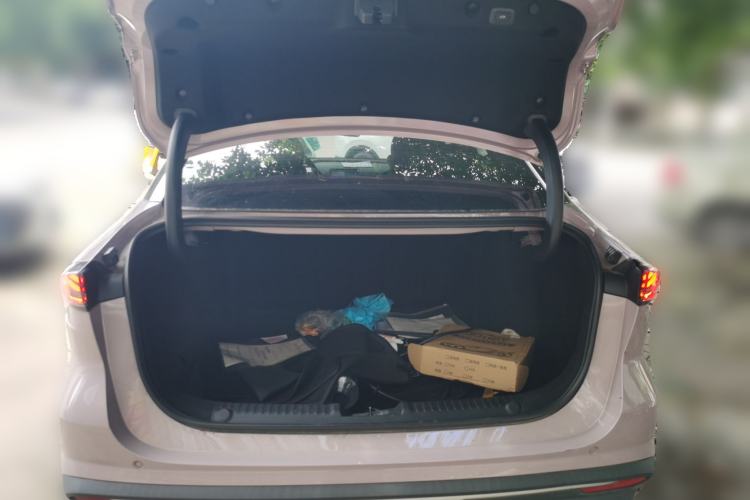 Used Geely Galaxy L6 2024 125km Creative Edition Trunk