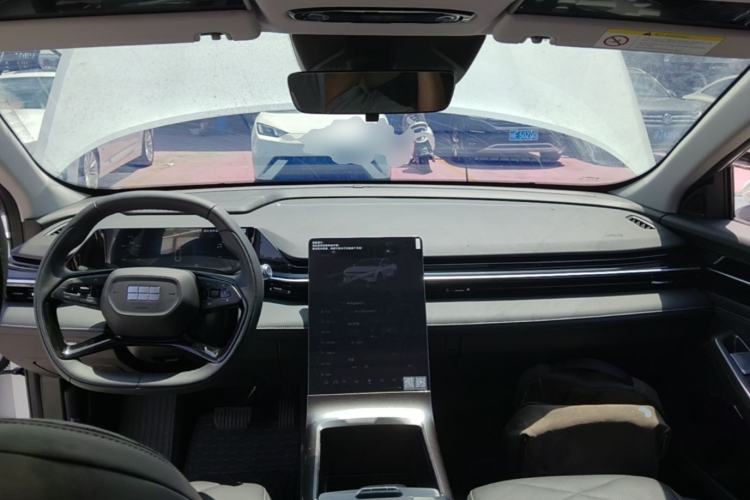 Used Geely Galaxy L6 2024 125km PLUS Dragon Edition Center Console