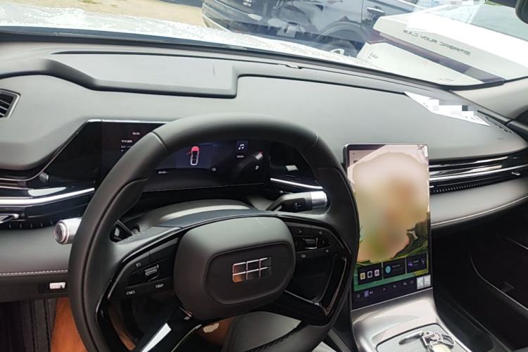 Used Geely Galaxy L6 2024 60km PLUS Dragon Edition Center Console