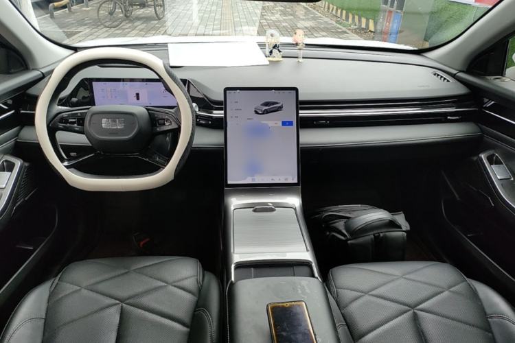 Used Geely Galaxy L6 2024 125km PLUS Dragon Edition Center Console
