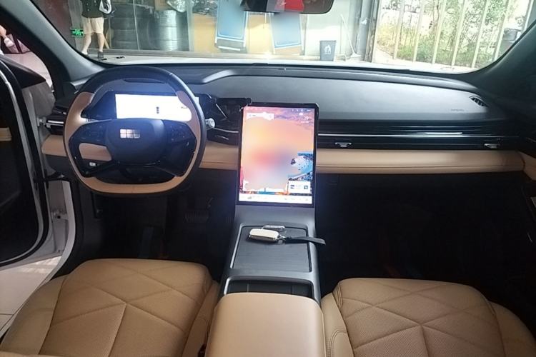 Used Geely Galaxy L6 2024 125km PLUS Dragon Edition Center Console