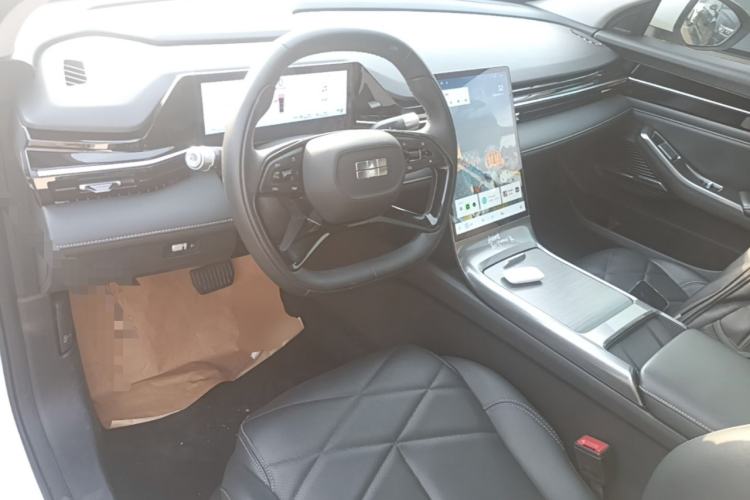 Used Geely Galaxy L6 2024 125km PLUS Dragon Edition Center Console