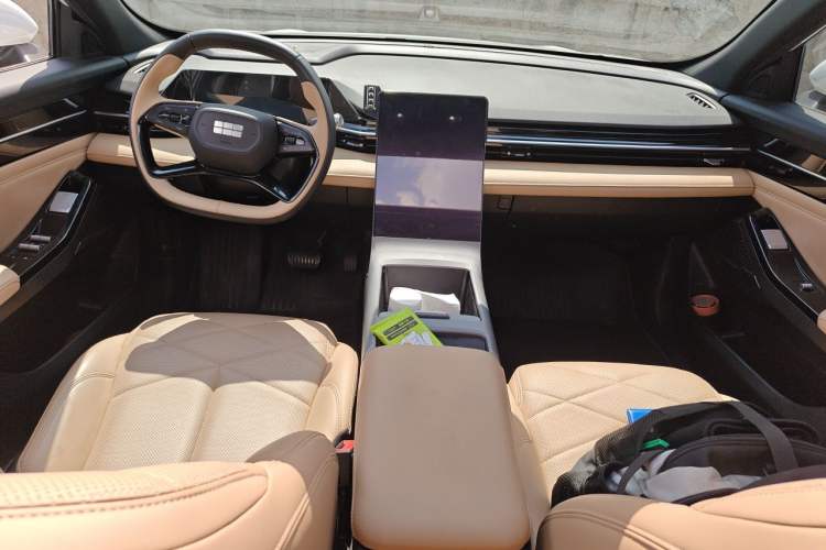 Used Geely Galaxy L6 2024 125km PLUS Dragon Edition Center Console