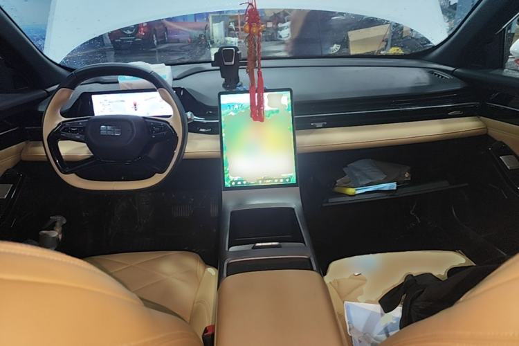 Used Geely Galaxy L6 2024 125km PLUS Dragon Edition Center Console