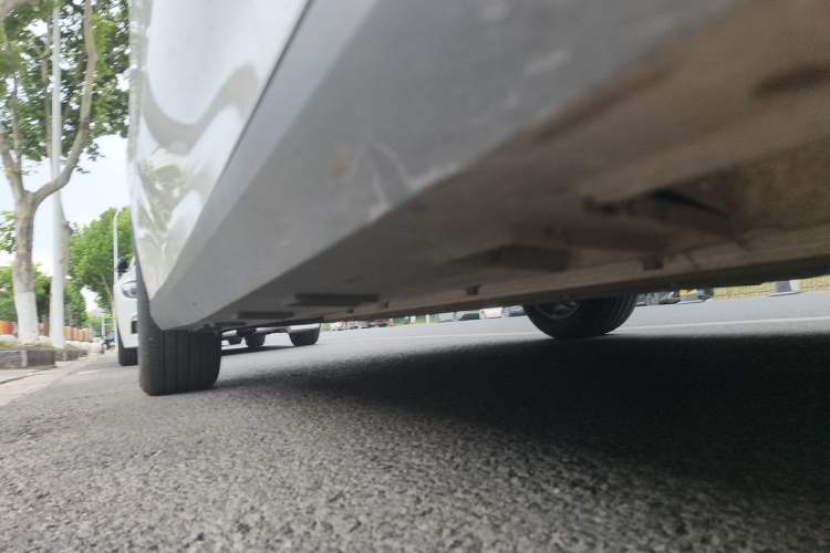Used Geely Galaxy L6 2024 125km PLUS Dragon Edition Chassis Front Right