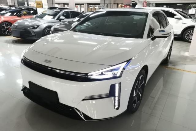 Used Geely Galaxy L6 2024 125km PLUS Dragon Edition