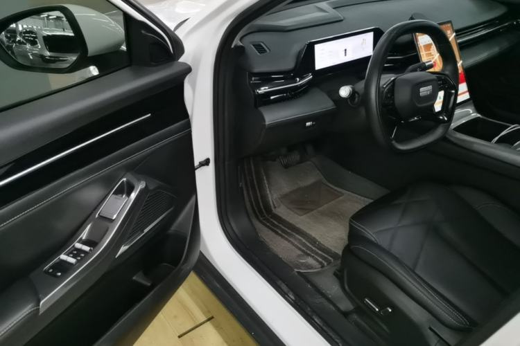 Used Geely Galaxy L6 2024 125km PLUS Dragon Edition Driver Seat