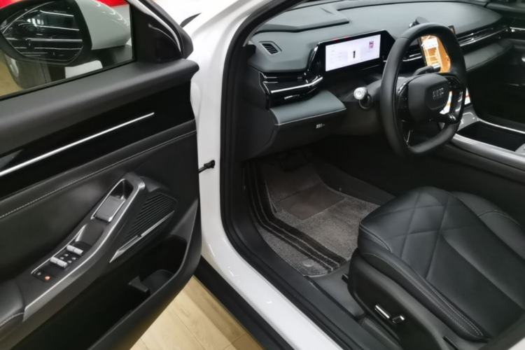 Used Geely Galaxy L6 2024 125km PLUS Dragon Edition Driver Seat