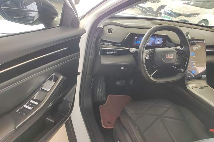Used Geely Galaxy L6 2024 125km PLUS Dragon Edition Driver Seat