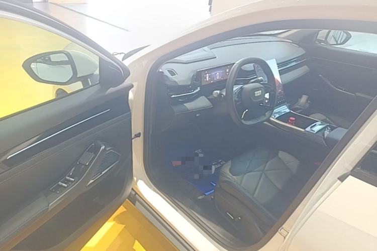 Used Geely Galaxy L6 2024 125km PLUS Dragon Edition Driver Seat