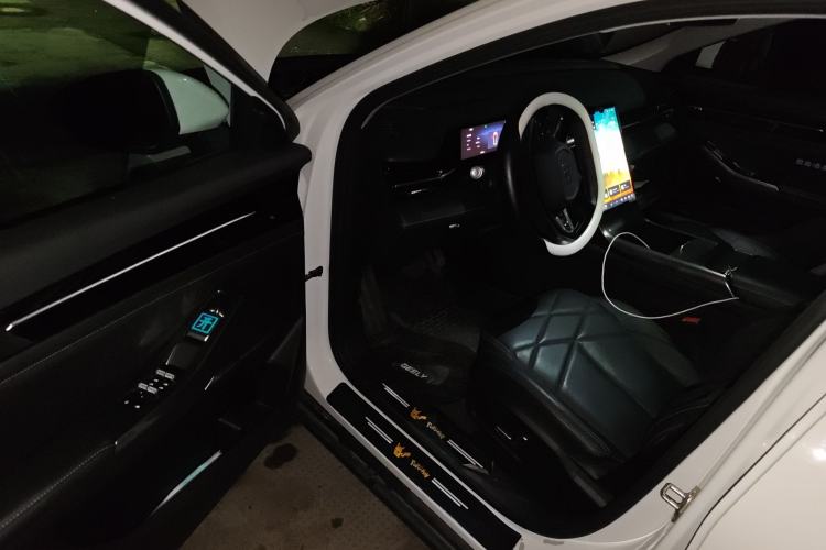 Used Geely Galaxy L6 2024 125km PLUS Dragon Edition Driver Seat