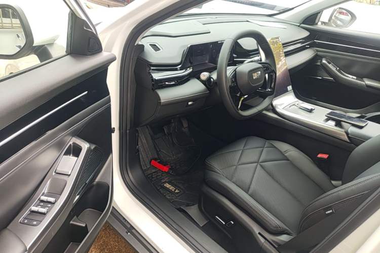 Used Geely Galaxy L6 2024 60km PLUS Dragon Edition Driver Seat