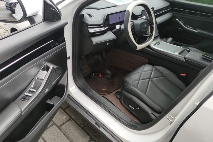 Used Geely Galaxy L6 2024 125km PLUS Dragon Edition Driver Seat