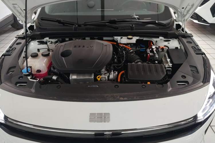 Used Geely Galaxy L6 2024 60km PLUS Dragon Edition Engine Bay