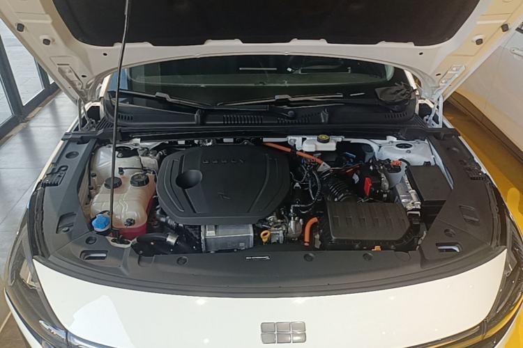 Used Geely Galaxy L6 2024 125km PLUS Dragon Edition Engine Bay