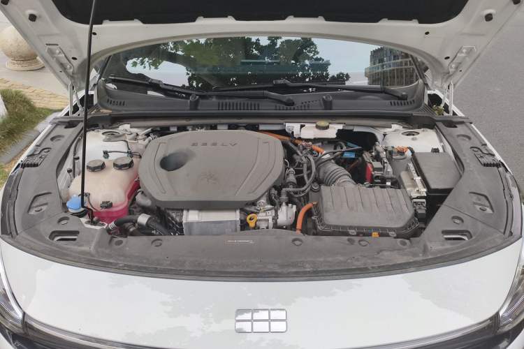 Used Geely Galaxy L6 2024 125km PLUS Dragon Edition Engine Bay