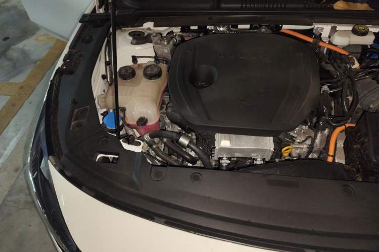 Used Geely Galaxy L6 2024 125km PLUS Dragon Edition Engine Bay Right