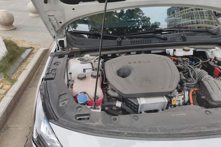Used Geely Galaxy L6 2024 125km PLUS Dragon Edition Engine Bay Right