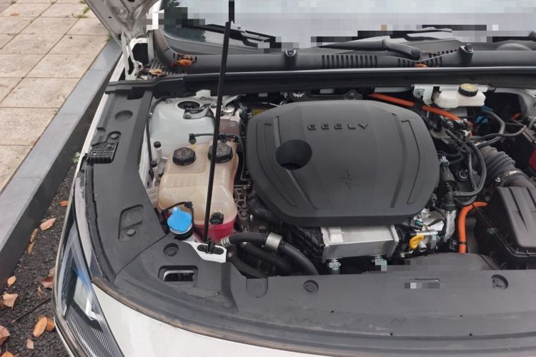 Used Geely Galaxy L6 2024 125km PLUS Dragon Edition Engine Bay Right