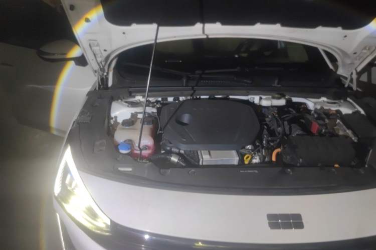 Used Geely Galaxy L6 2024 60km PLUS Dragon Edition Engine Bay Right