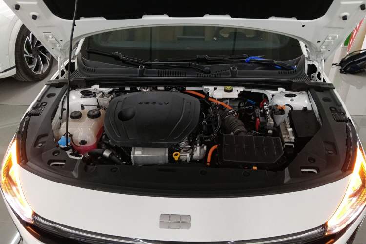 Used Geely Galaxy L6 2024 125km PLUS Dragon Edition Engine Bay