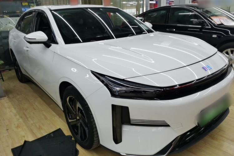 Used Geely Galaxy L6 2024 125km PLUS Dragon Edition Exterior 1