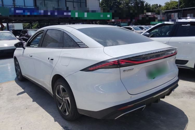 Used Geely Galaxy L6 2024 125km PLUS Dragon Edition Exterior 2