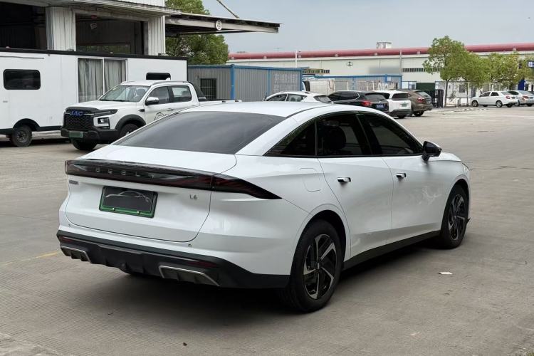 Used Geely Galaxy L6 2024 125km PLUS Dragon Edition Exterior 2