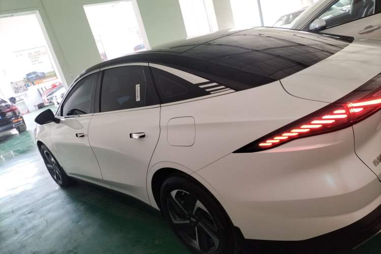 Used Geely Galaxy L6 2024 125km PLUS Dragon Edition Exterior 3