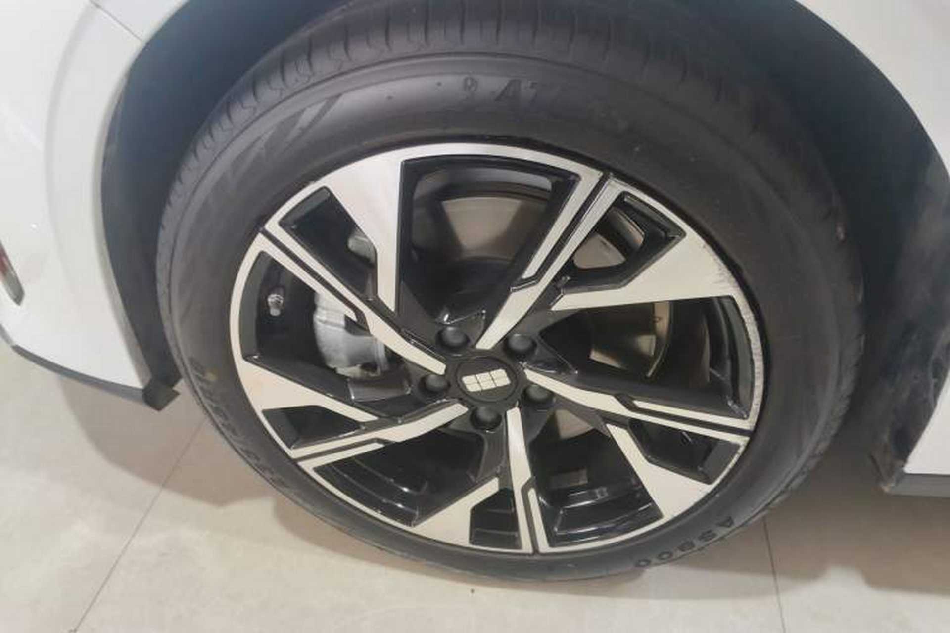 Used Geely Galaxy L6 2024 125km Creative Edition Exterior 4