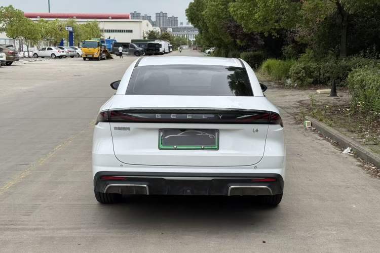 Used Geely Galaxy L6 2024 125km PLUS Dragon Edition Exterior 4