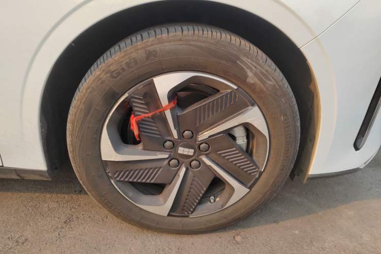 Used Geely Galaxy L6 2024 125km PLUS Dragon Edition Exterior 7