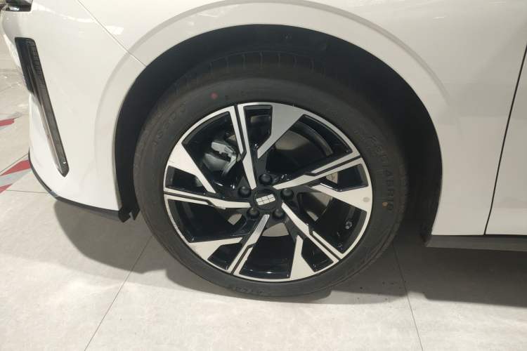 Used Geely Galaxy L6 2024 125km Creative Edition Exterior 7