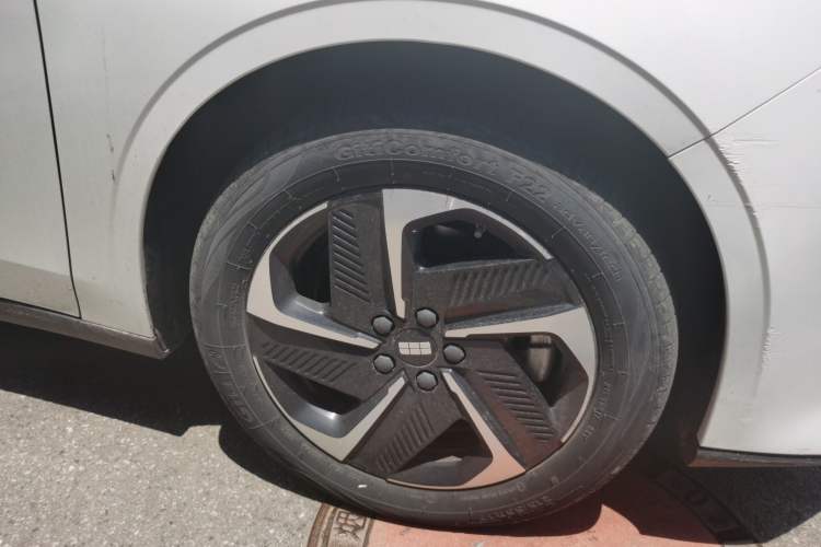 Used Geely Galaxy L6 2024 125km PLUS Dragon Edition Exterior 7