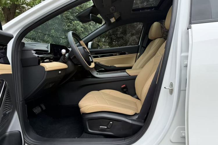 Used Geely Galaxy L6 2024 125km PLUS Dragon Edition Exterior 8