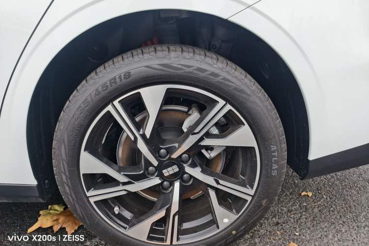 Used Geely Galaxy L6 2024 125km Creative Edition Exterior 8