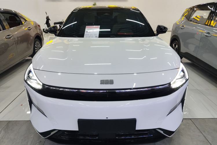 Used Geely Galaxy L6 2024 125km PLUS Dragon Edition Front