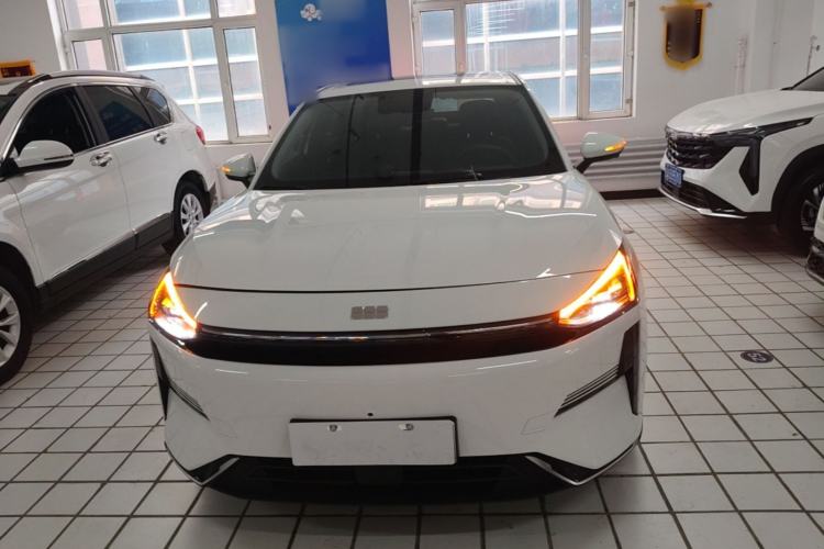 Used Geely Galaxy L6 2024 60km PLUS Dragon Edition Front