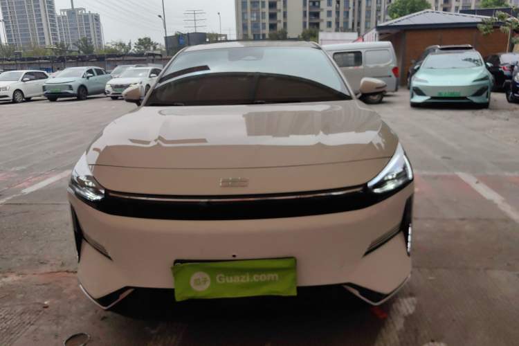 Used Geely Galaxy L6 2024 125km PLUS Dragon Edition Front